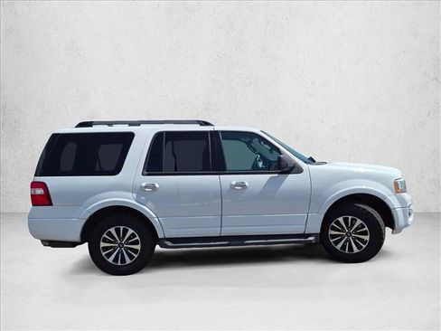 Used 2015 Ford Expedition XLT AWD/4WD image 4