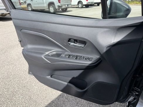 Used 2025 Nissan Versa SV w/ Trunk Package image 13