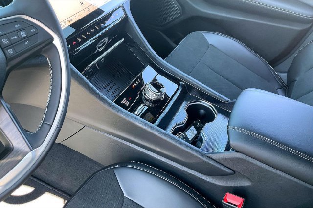 New 2026 Jeep Grand Cherokee 4WD image 8