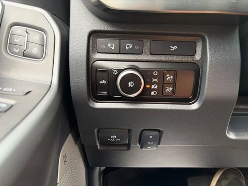 Used 2024 Ford F250 Lariat AWD/4WD image 21
