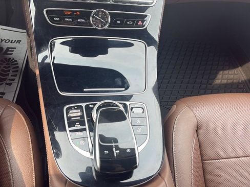 Used 2017 Mercedes-Benz E 400 4MATIC Wagon image 31