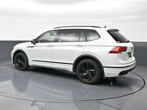 Used 2024 Volkswagen Tiguan SE R-Line FWD image 8