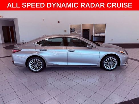 Certified 2021 Lexus ES 300h w/ Accessory Package FWD image 9