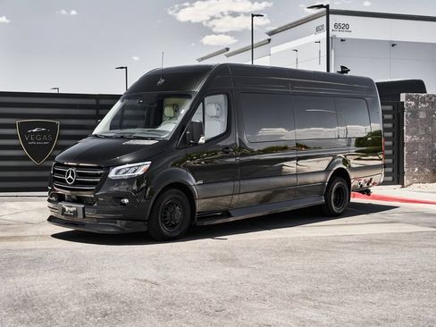 Used 2024 Mercedes-Benz Sprinter 3500 w/ Parking Package image 5