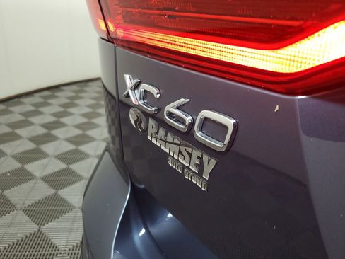 Used 2023 Volvo XC60 B5 Plus w/ Climate Package AWD/4WD image 10