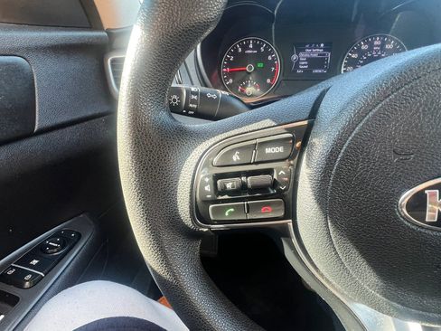 Used 2018 Kia Optima LX FWD image 15