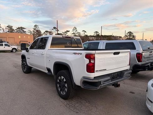 Used 2020 Chevrolet Silverado 2500 LT w/ All Star Edition image 4