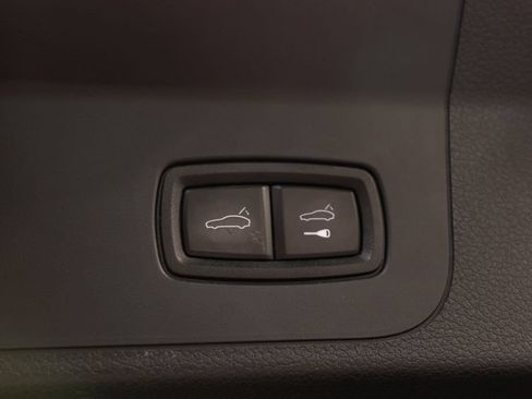 Used 2018 Porsche Panamera 4 AWD/4WD image 46
