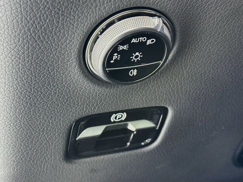 Certified 2026 Mercedes-Benz GLC 300 image 11
