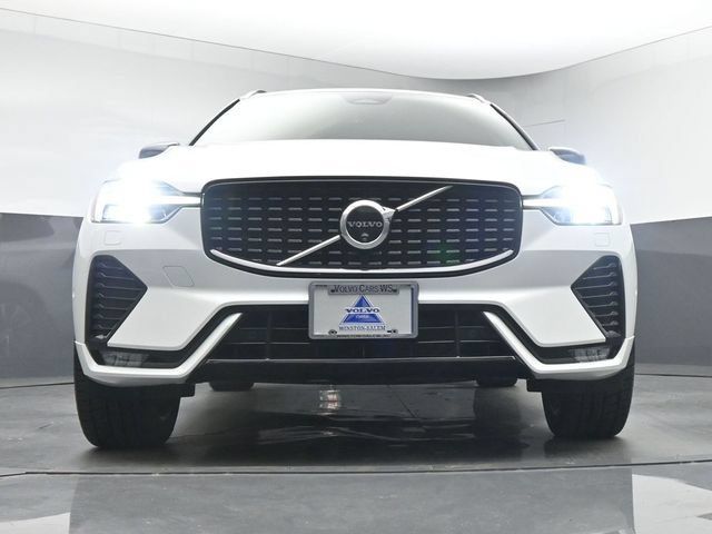 Used 2024 Volvo XC60 B5 Plus w/ Protection Package Premier AWD/4WD image 37