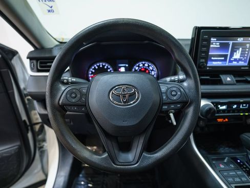 Certified 2022 Toyota RAV4 LE AWD/4WD image 16