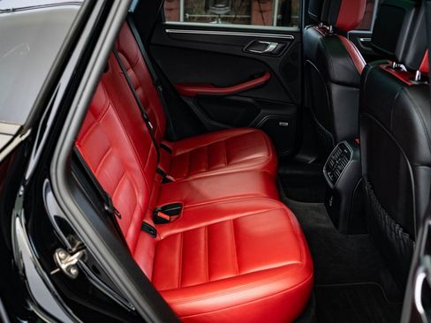 Certified 2021 Porsche Macan GTS image 38