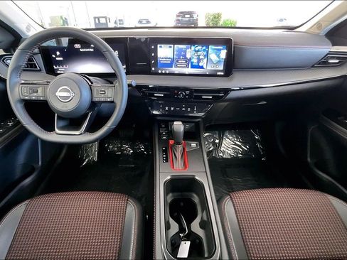Used 2026 Nissan Kicks SR image 7