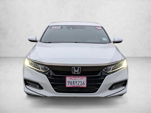 Used 2018 Honda Accord Sport image 2
