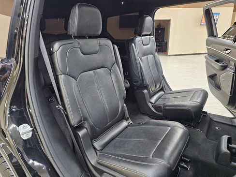 Used 2023 Jeep Grand Cherokee L Overland w/ Rear Seat Video Group I AWD/4WD image 23