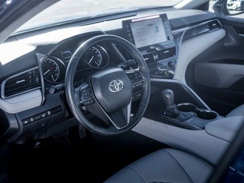 Used 2024 Toyota Camry SE image 11