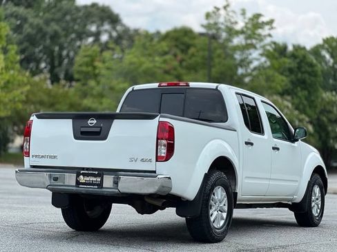 Used 2020 Nissan Frontier SV AWD/4WD image 5