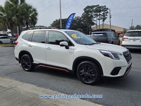 Used 2023 Subaru Forester Sport image 7