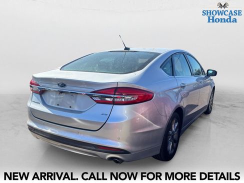 Used 2017 Ford Fusion SE image 5