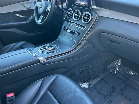 Used 2019 Mercedes-Benz GLC 300 4MATIC image 16
