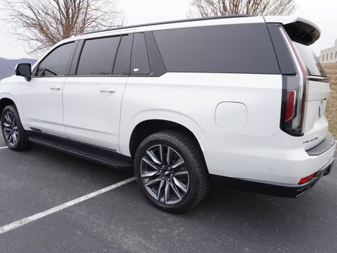 Used 2021 Cadillac Escalade ESV Sport w/ Driver Assist Tech Package image 8