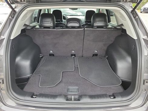 Used 2019 Jeep Compass Latitude image 10