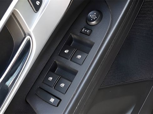 Used 2016 Chevrolet Equinox LTZ w/ Enhanced Convenience Package image 13