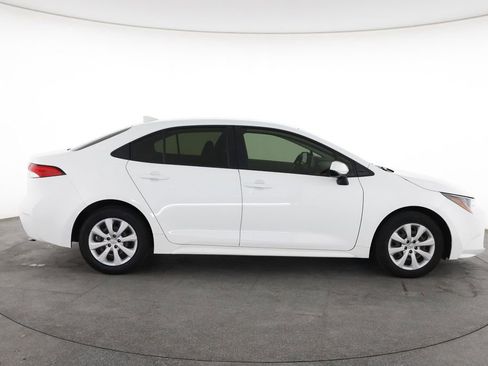 Used 2022 Toyota Corolla LE image 14