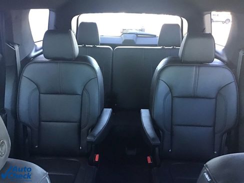 Used 2023 Chevrolet Traverse RS image 16