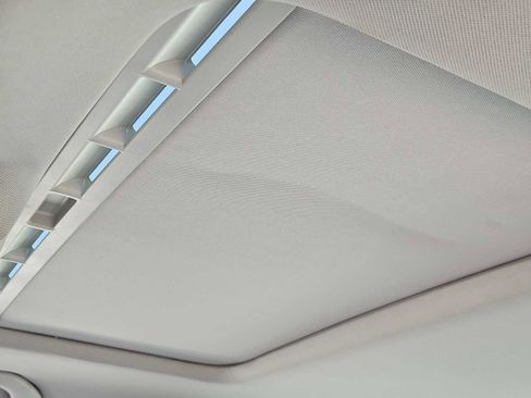 Used 2013 Volkswagen Passat TDI SEL Premium image 24