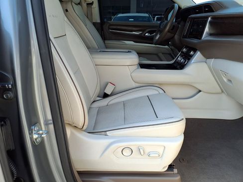 Used 2021 GMC Yukon XL Denali w/ Denali Premium Package RWD image 11