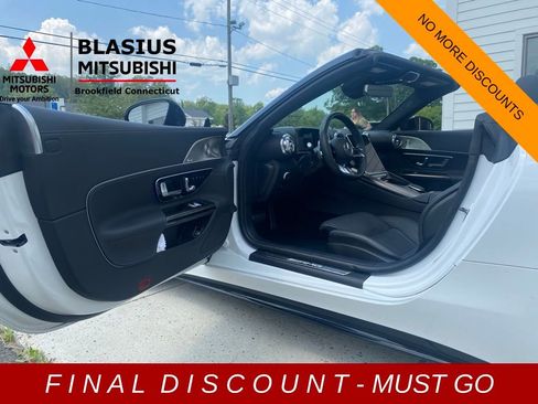 Used 2022 Mercedes-Benz SL 55 AMG 4MATIC w/ Driver Assistance Package image 6