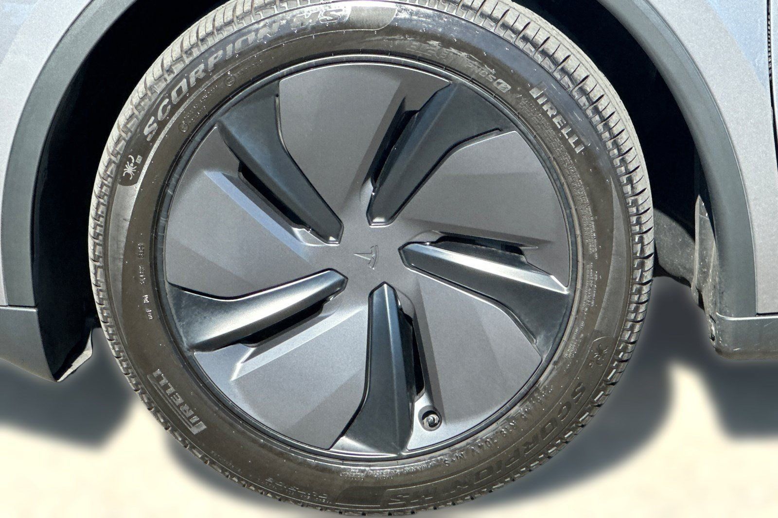 Used 2026 Tesla Model Y 2WD image 11
