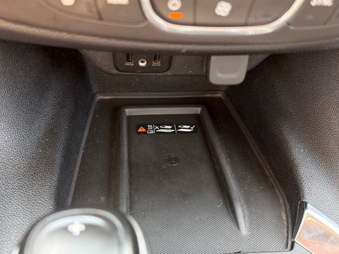 Used 2019 Chevrolet Traverse Premier AWD/4WD image 13