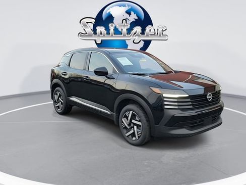 Used 2025 Nissan Kicks SV image 2