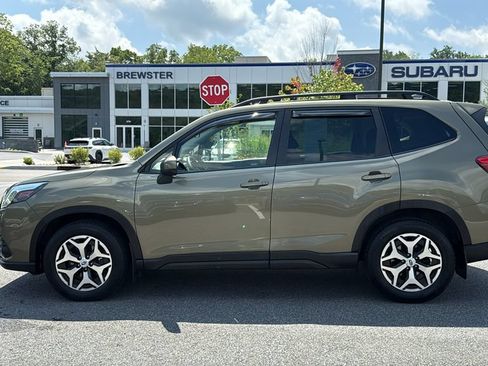 Certified 2022 Subaru Forester Premium AWD/4WD image 4