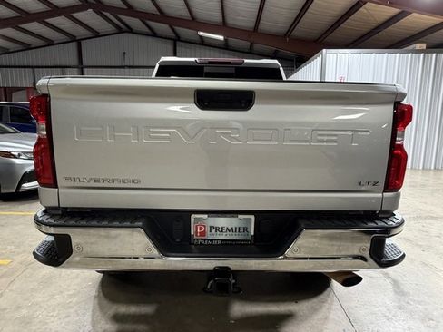 Used 2022 Chevrolet Silverado 2500 LTZ w/ LTZ Texas Edition image 7