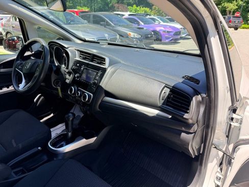 Used 2019 Honda Fit LX image 19