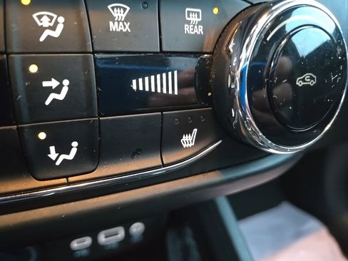 Used 2023 Chevrolet TrailBlazer RS w/ Sun and Liftgate Package image 25