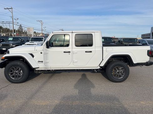 New 2026 Jeep Gladiator Sport image 4