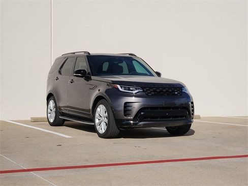 Used 2024 Land Rover Discovery Dynamic SE image 3