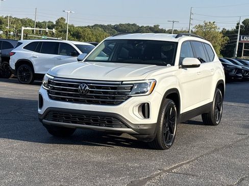 Used 2024 Volkswagen Atlas SE w/ Black Wheel Package AWD/4WD image 16