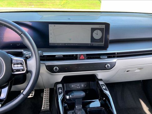 Used 2024 Kia Sorento SX image 6