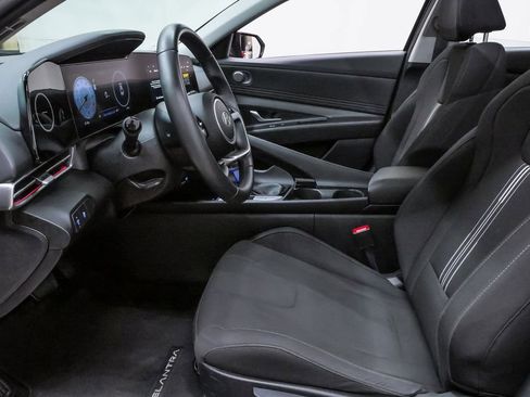Certified 2024 Hyundai Elantra SEL w/ Convenience Package FWD image 9