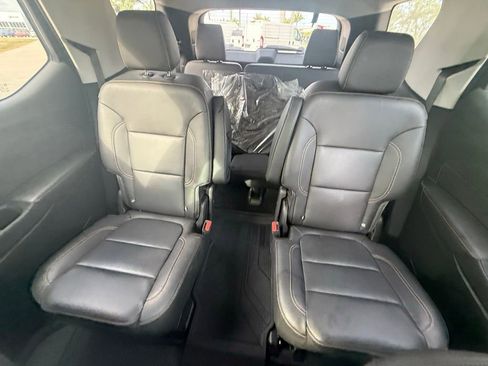 Used 2020 Chevrolet Traverse RS image 24