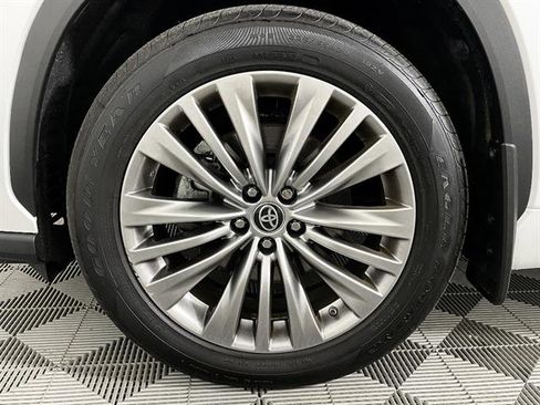 Used 2023 Toyota Highlander Platinum AWD/4WD image 22