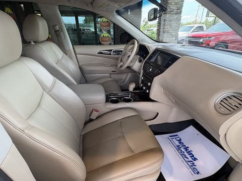 Used 2015 Nissan Pathfinder SL w/ SL Tech Package FWD image 29