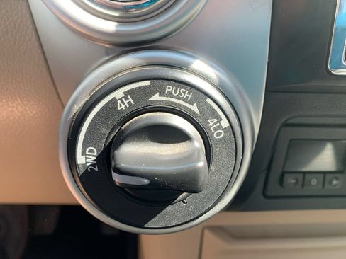Used 2017 Nissan Titan SV AWD/4WD image 13