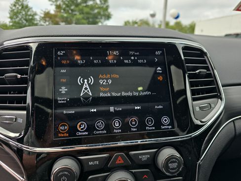 Used 2021 Jeep Grand Cherokee Limited w/ Sun & Sound Group AWD/4WD image 35