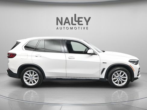 Used 2022 BMW X5 xDrive45e w/ Parking Assistance Package image 14